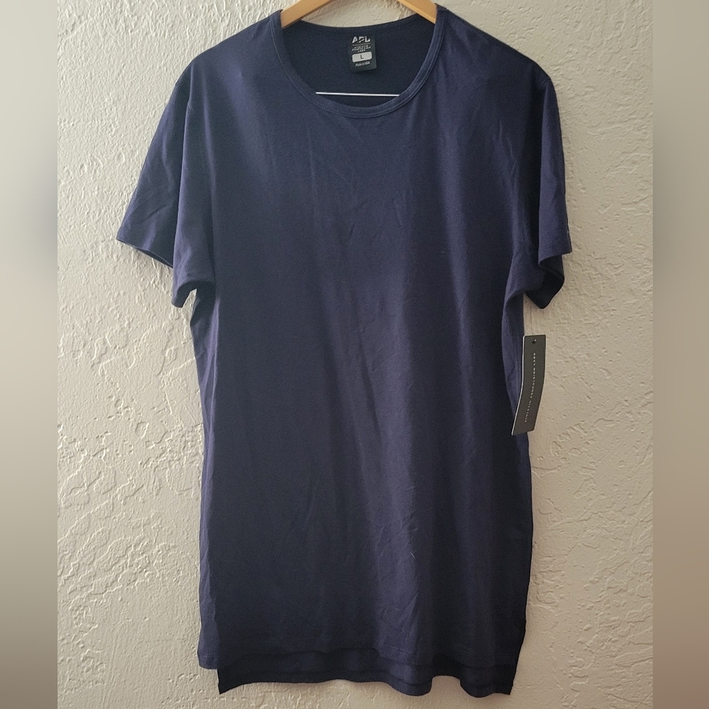 APL The Perfect Holiday Tee Size Large NWT